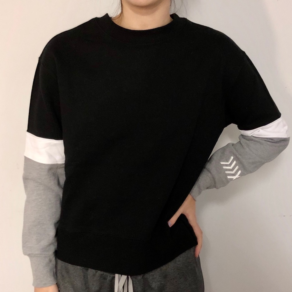 Black and gray sweatshirt